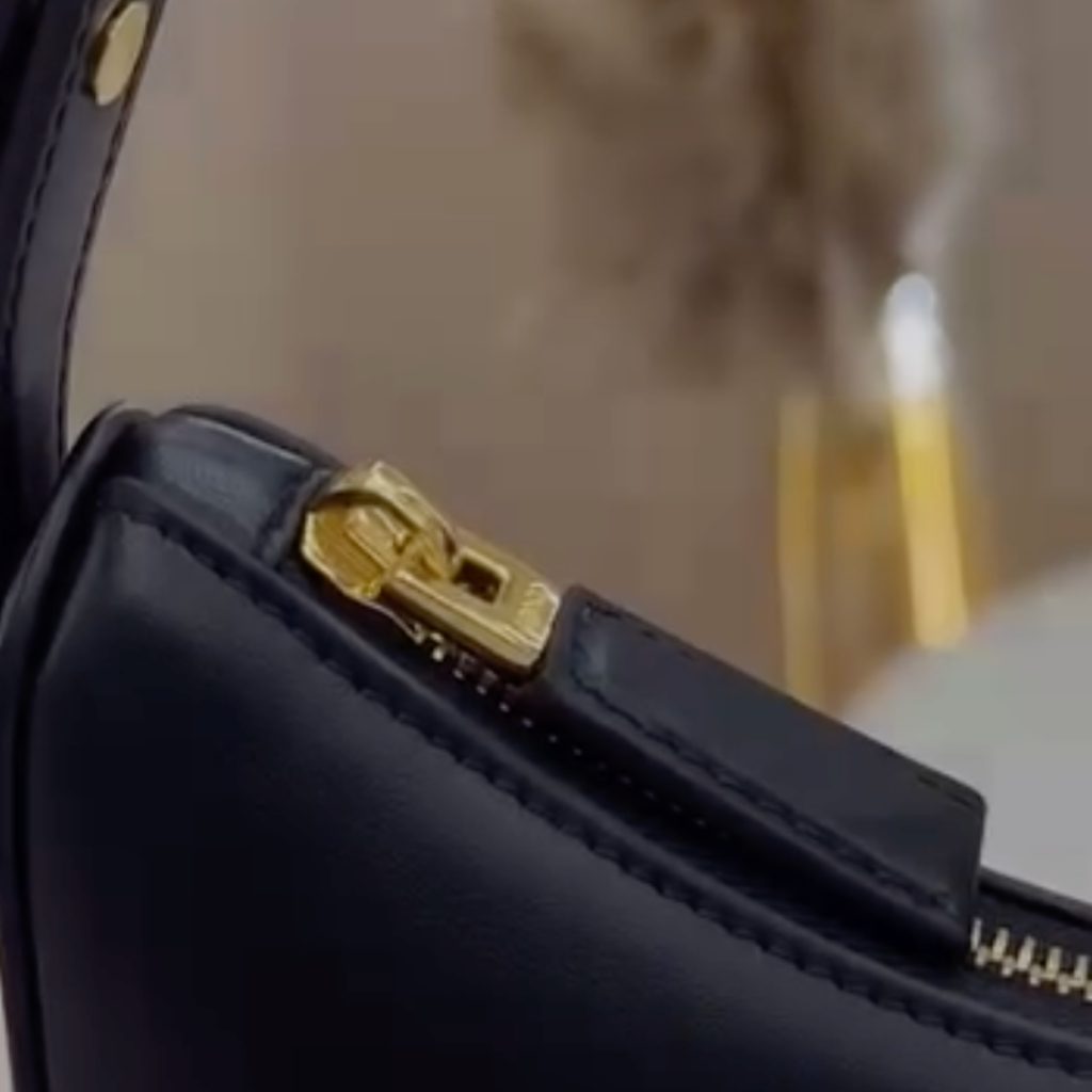 Arqué Black Ledge Handbag PR