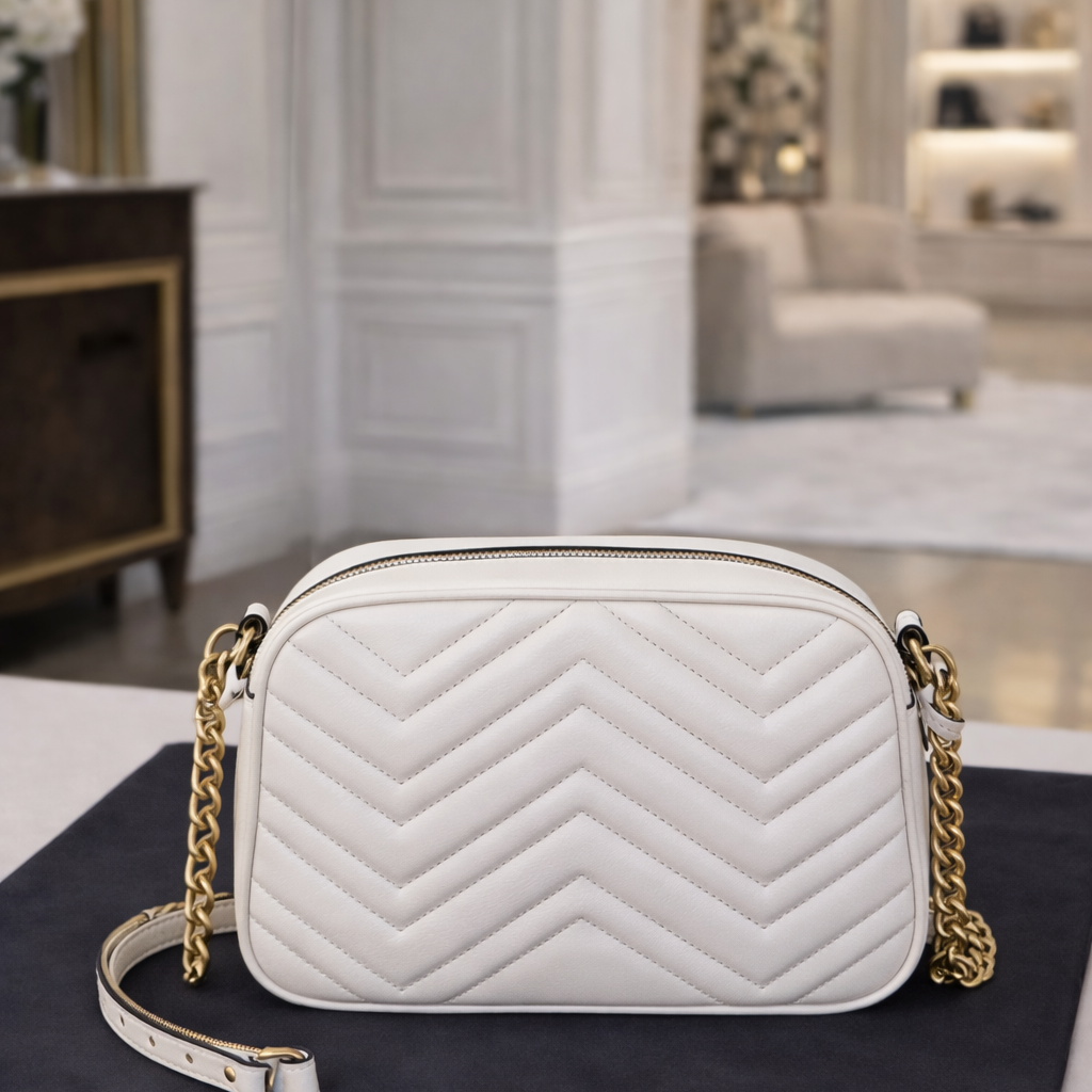 Pearl Handbag GC