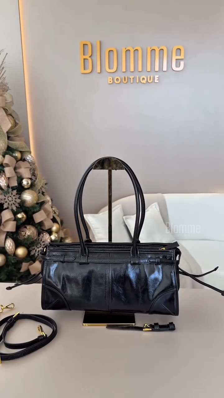 High-Gloss Black Handbag PR
